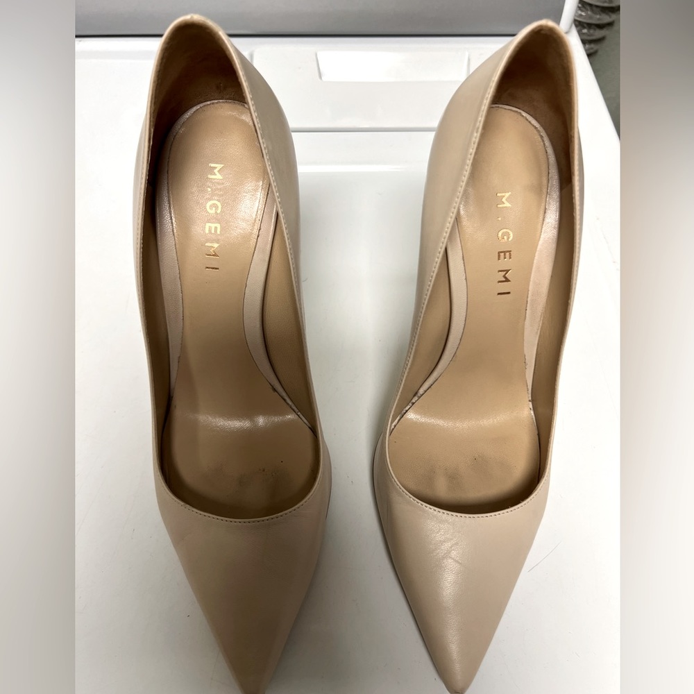M Gemi nude pumps, size 39 Italy / 8.5US